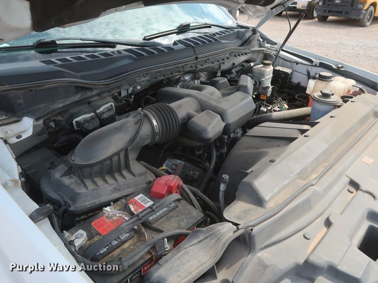 image for item HT9583 2017 Ford F350 Super Duty XL  utility bed pickup truck