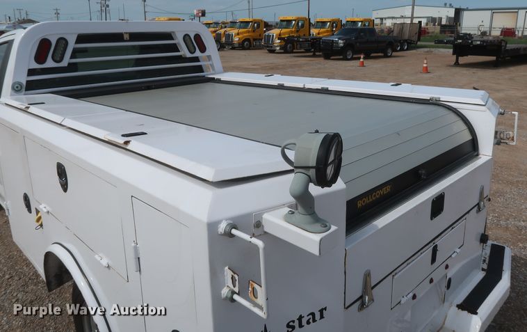 image for item HT9583 2017 Ford F350 Super Duty XL  utility bed pickup truck