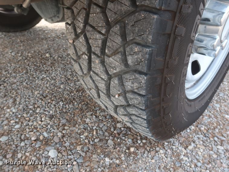 image for item HT9583 2017 Ford F350 Super Duty XL  utility bed pickup truck