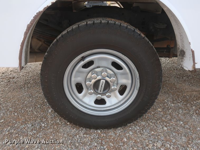 image for item HT9583 2017 Ford F350 Super Duty XL  utility bed pickup truck