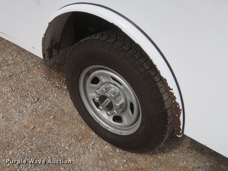 image for item HT9583 2017 Ford F350 Super Duty XL  utility bed pickup truck