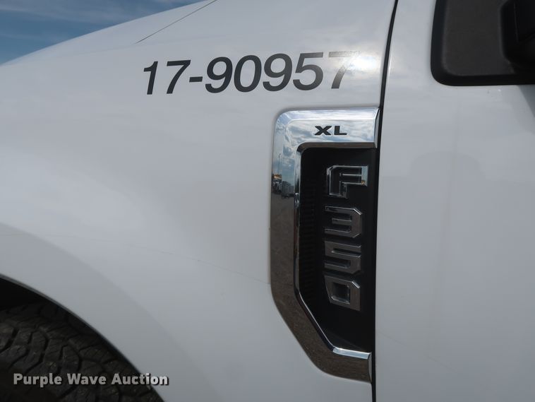 image for item HT9583 2017 Ford F350 Super Duty XL  utility bed pickup truck