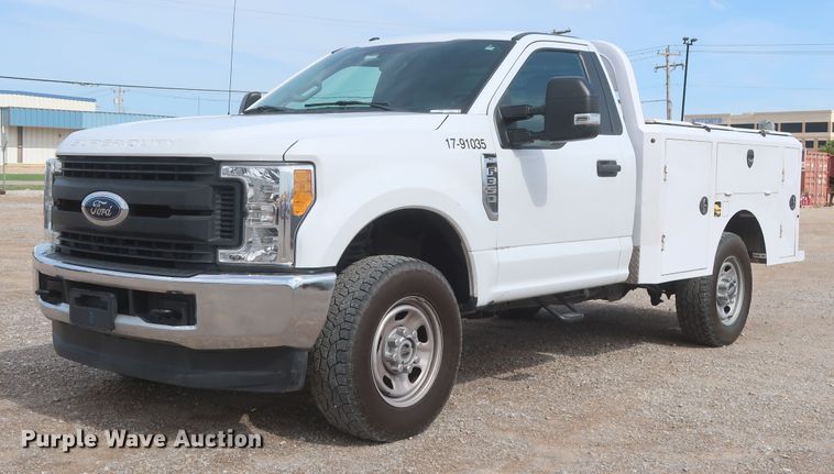 image for item HT9584 2017 Ford F350 Super Duty XL  utility bed pickup truck