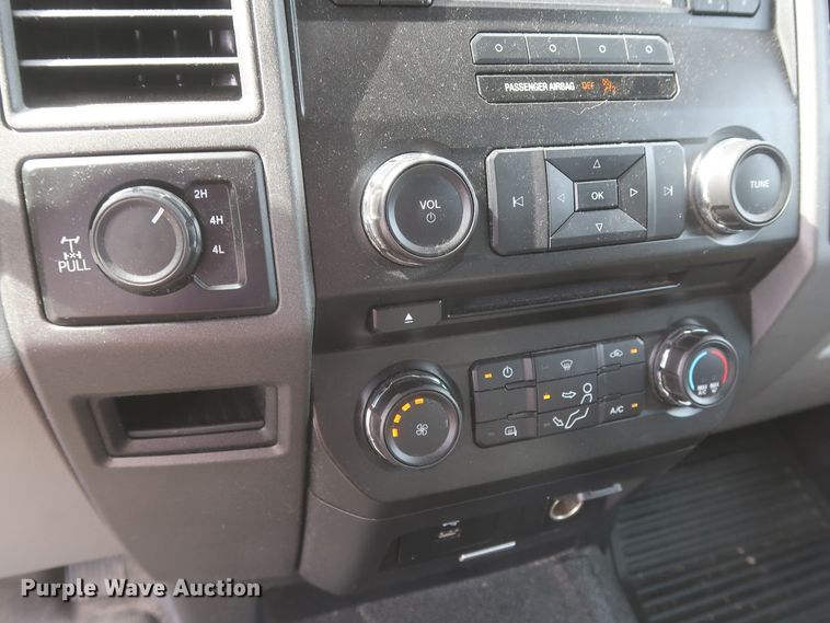 image for item HT9584 2017 Ford F350 Super Duty XL  utility bed pickup truck