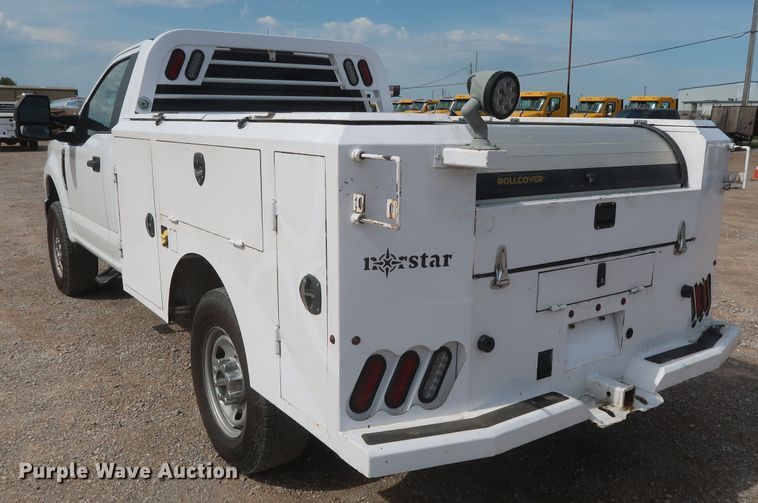 image for item HT9584 2017 Ford F350 Super Duty XL  utility bed pickup truck