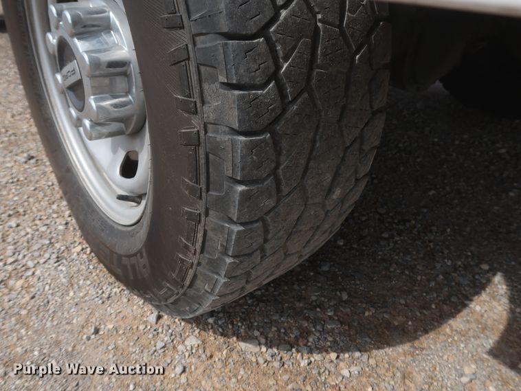 image for item HT9584 2017 Ford F350 Super Duty XL  utility bed pickup truck