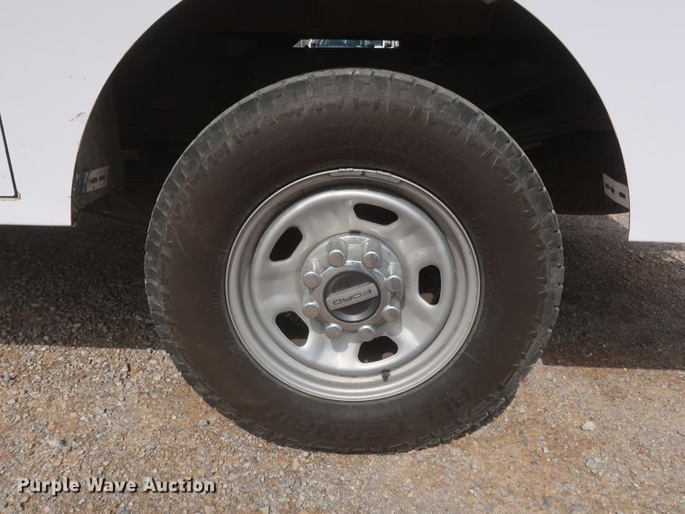 image for item HT9584 2017 Ford F350 Super Duty XL  utility bed pickup truck