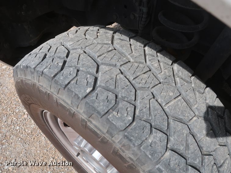 image for item HT9584 2017 Ford F350 Super Duty XL  utility bed pickup truck