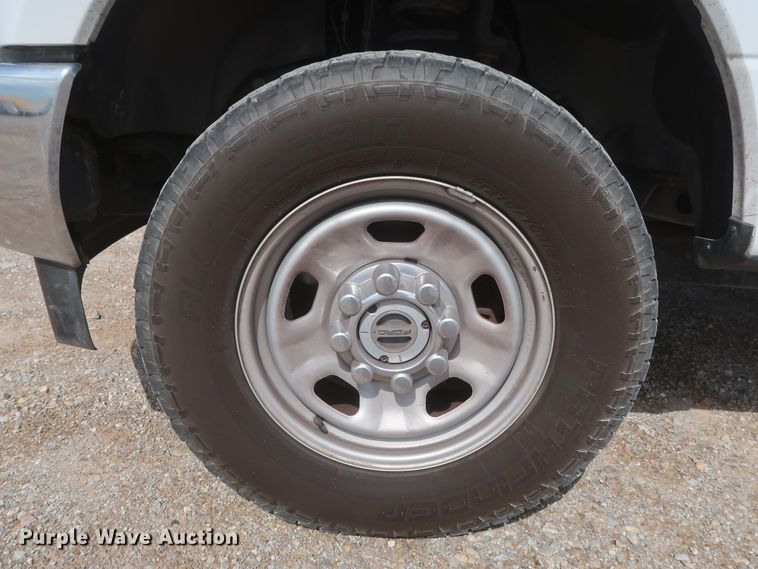 image for item HT9584 2017 Ford F350 Super Duty XL  utility bed pickup truck