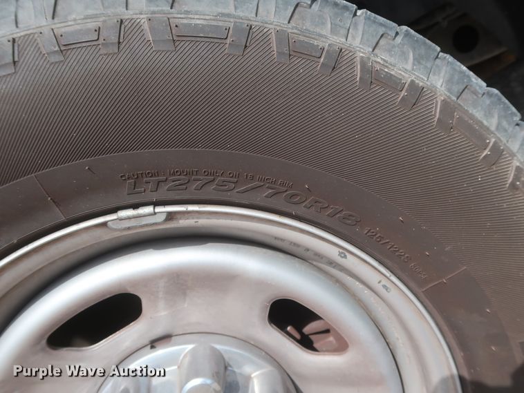 image for item HT9584 2017 Ford F350 Super Duty XL  utility bed pickup truck