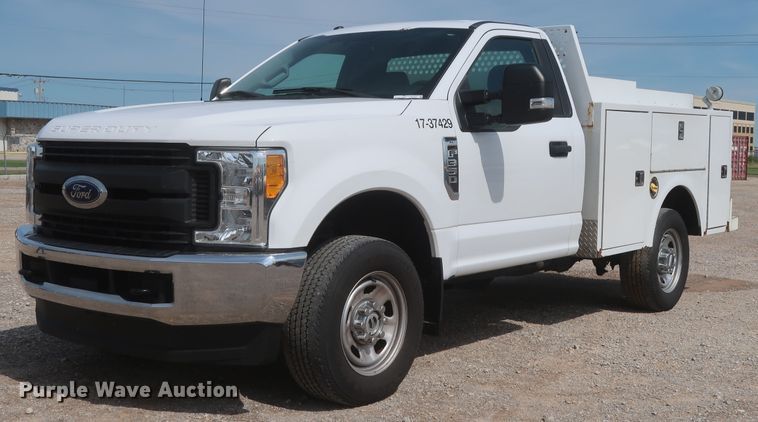 image for item HT9585 2017 Ford F350 Super Duty XL  utility bed pickup truck