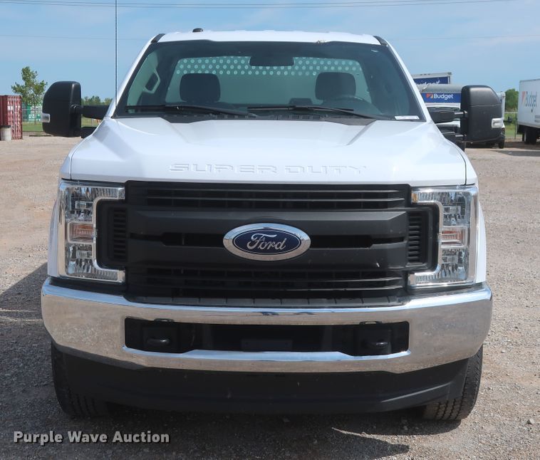 image for item HT9585 2017 Ford F350 Super Duty XL  utility bed pickup truck