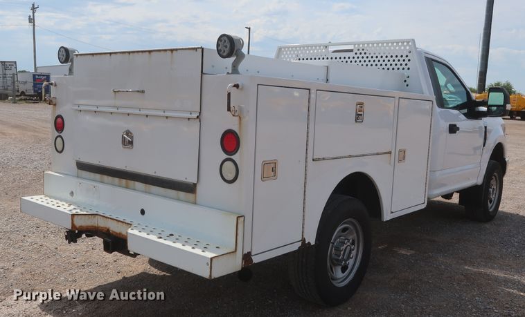 image for item HT9585 2017 Ford F350 Super Duty XL  utility bed pickup truck