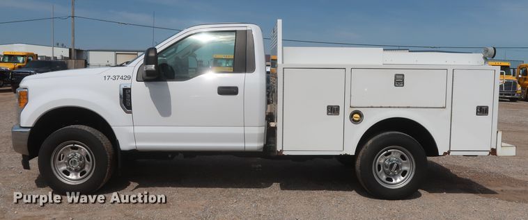 image for item HT9585 2017 Ford F350 Super Duty XL  utility bed pickup truck