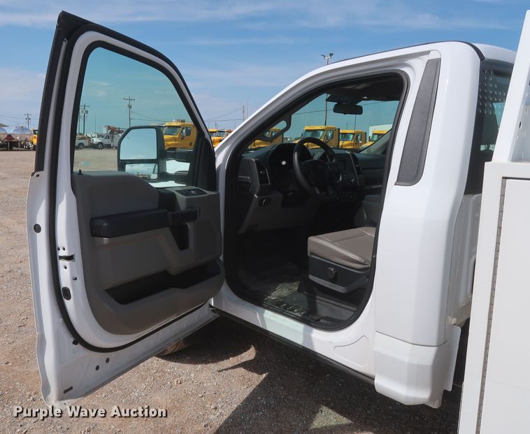 image for item HT9585 2017 Ford F350 Super Duty XL  utility bed pickup truck