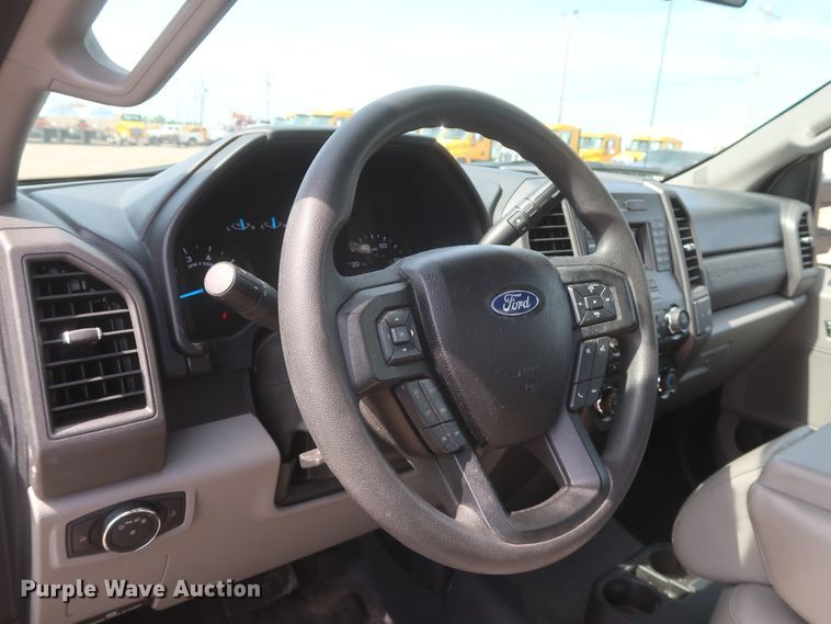 image for item HT9585 2017 Ford F350 Super Duty XL  utility bed pickup truck