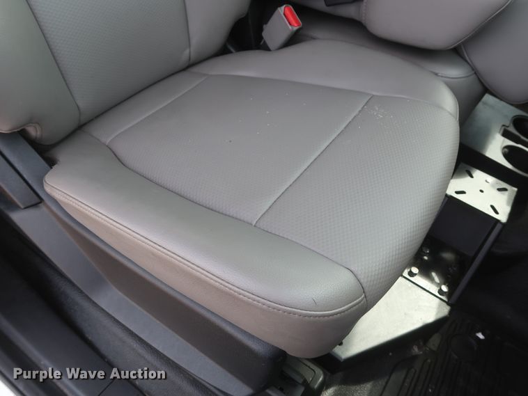 image for item HT9585 2017 Ford F350 Super Duty XL  utility bed pickup truck