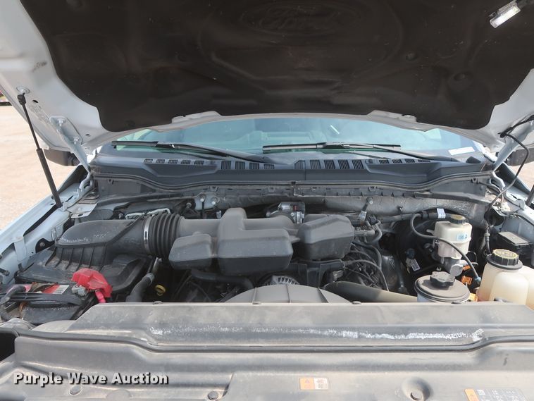 image for item HT9585 2017 Ford F350 Super Duty XL  utility bed pickup truck