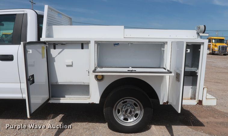 image for item HT9585 2017 Ford F350 Super Duty XL  utility bed pickup truck