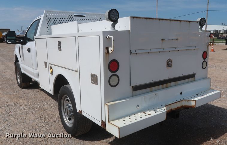 image for item HT9585 2017 Ford F350 Super Duty XL  utility bed pickup truck