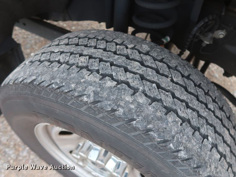 image for item HT9585 2017 Ford F350 Super Duty XL  utility bed pickup truck