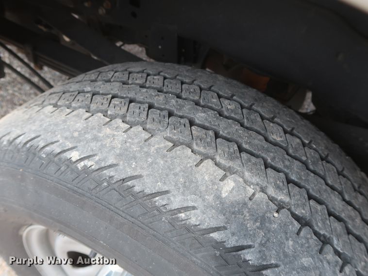 image for item HT9585 2017 Ford F350 Super Duty XL  utility bed pickup truck