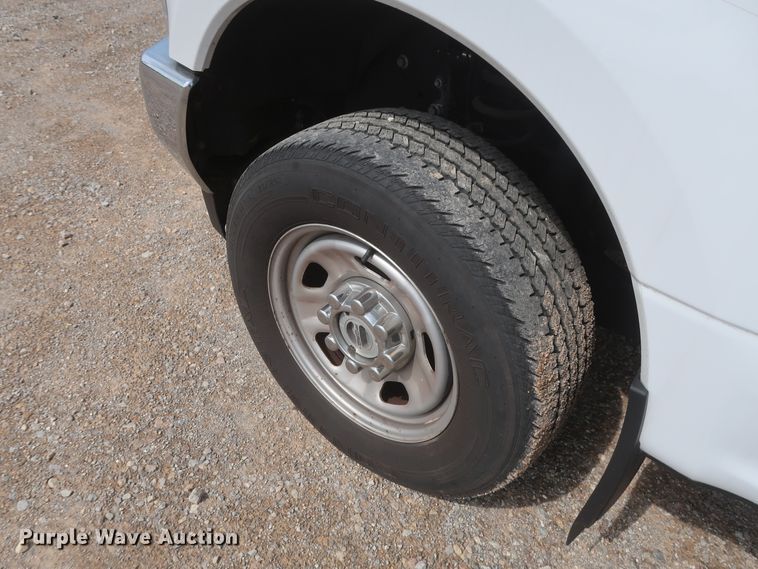 image for item HT9585 2017 Ford F350 Super Duty XL  utility bed pickup truck