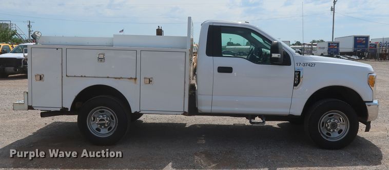 image for item HT9586 2017 Ford F350 Super Duty XL  utility bed pickup truck