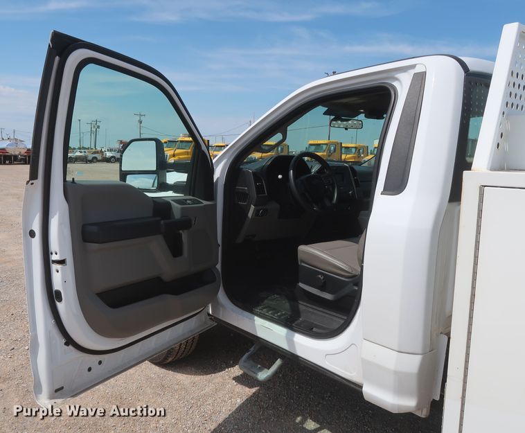 image for item HT9586 2017 Ford F350 Super Duty XL  utility bed pickup truck