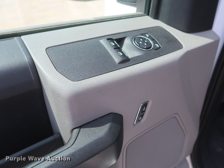 image for item HT9586 2017 Ford F350 Super Duty XL  utility bed pickup truck