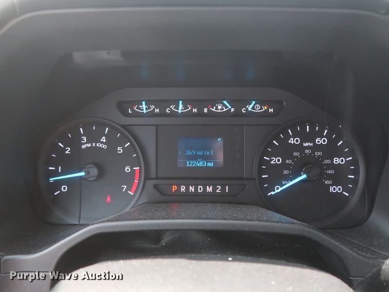 image for item HT9586 2017 Ford F350 Super Duty XL  utility bed pickup truck