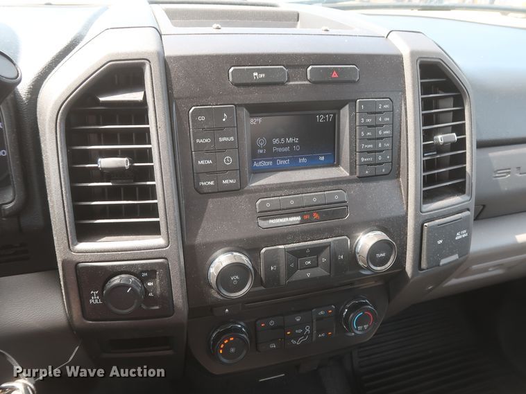 image for item HT9586 2017 Ford F350 Super Duty XL  utility bed pickup truck