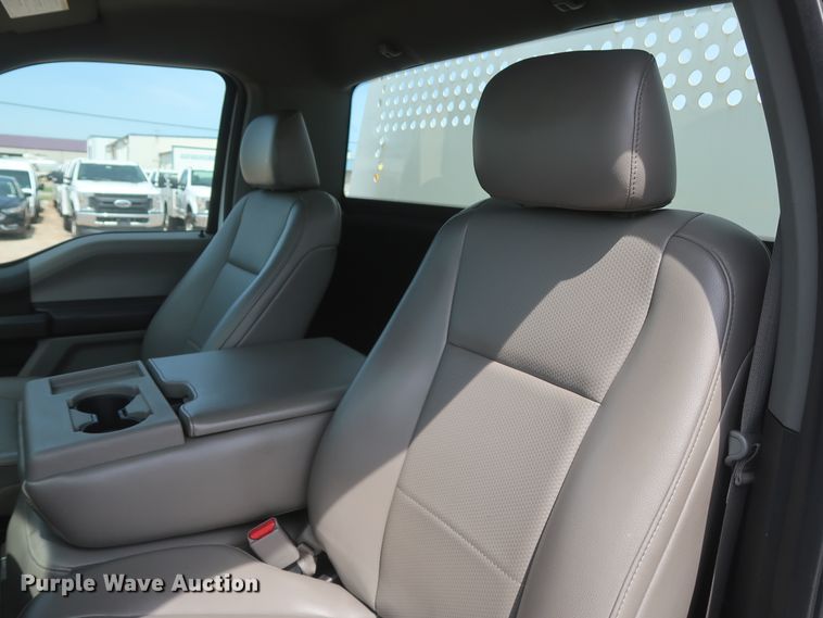 image for item HT9586 2017 Ford F350 Super Duty XL  utility bed pickup truck