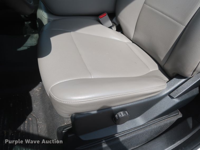 image for item HT9586 2017 Ford F350 Super Duty XL  utility bed pickup truck