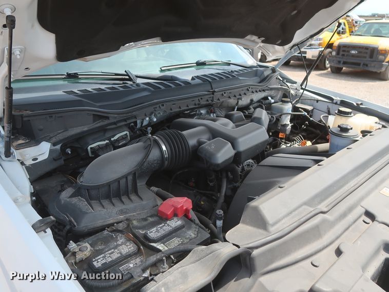 image for item HT9586 2017 Ford F350 Super Duty XL  utility bed pickup truck