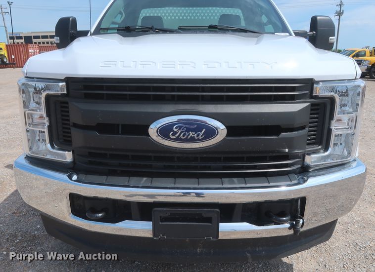 image for item HT9586 2017 Ford F350 Super Duty XL  utility bed pickup truck