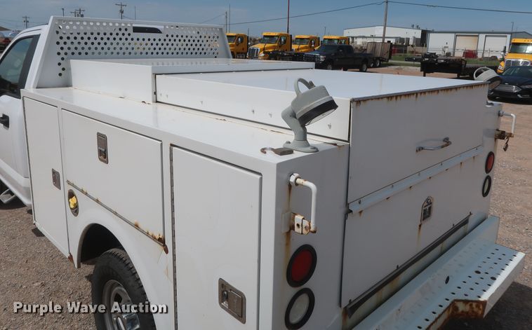 image for item HT9586 2017 Ford F350 Super Duty XL  utility bed pickup truck