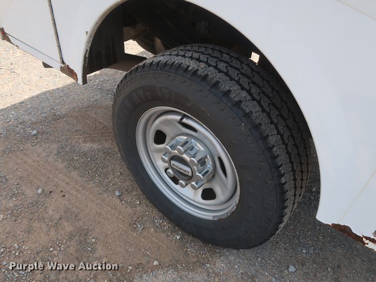 image for item HT9586 2017 Ford F350 Super Duty XL  utility bed pickup truck