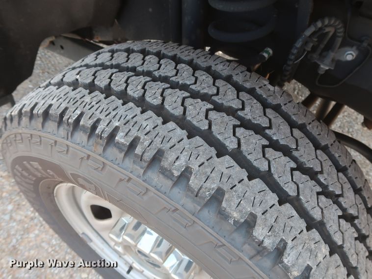 image for item HT9586 2017 Ford F350 Super Duty XL  utility bed pickup truck