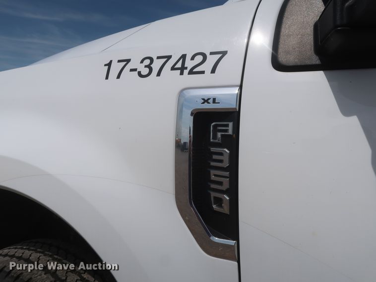 image for item HT9586 2017 Ford F350 Super Duty XL  utility bed pickup truck