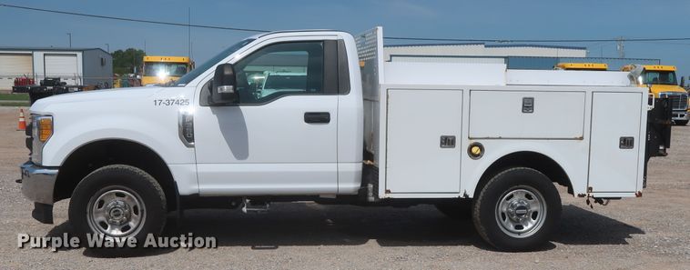 image for item HT9587 2017 Ford F350 Super Duty XL  utility bed pickup truck