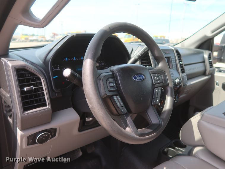 image for item HT9587 2017 Ford F350 Super Duty XL  utility bed pickup truck