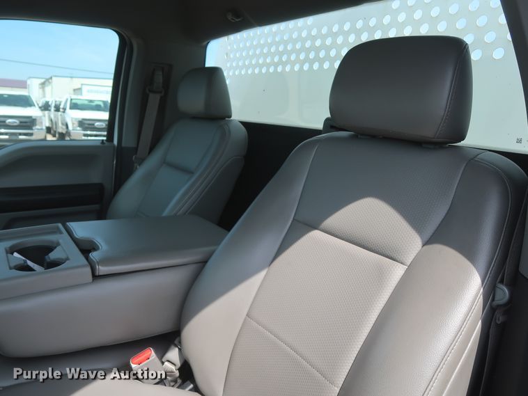 image for item HT9587 2017 Ford F350 Super Duty XL  utility bed pickup truck