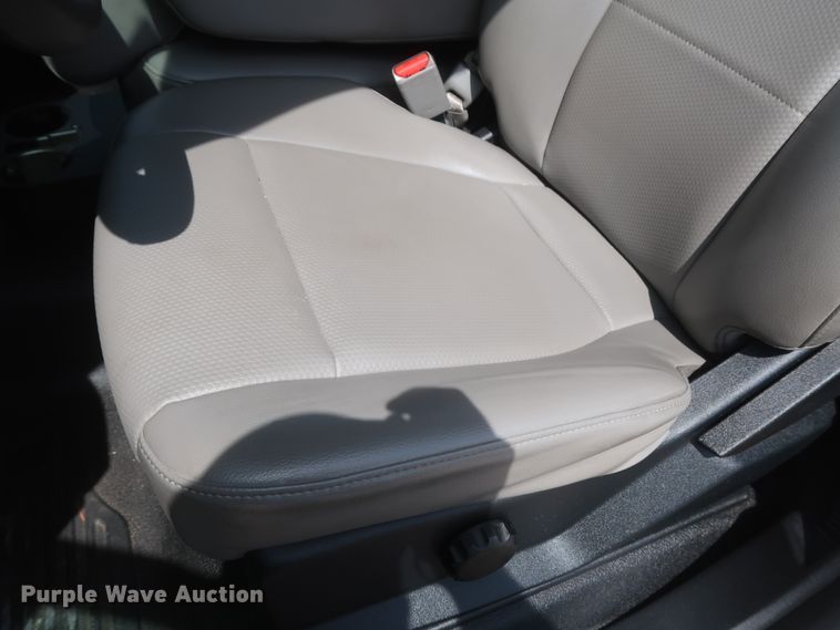 image for item HT9587 2017 Ford F350 Super Duty XL  utility bed pickup truck