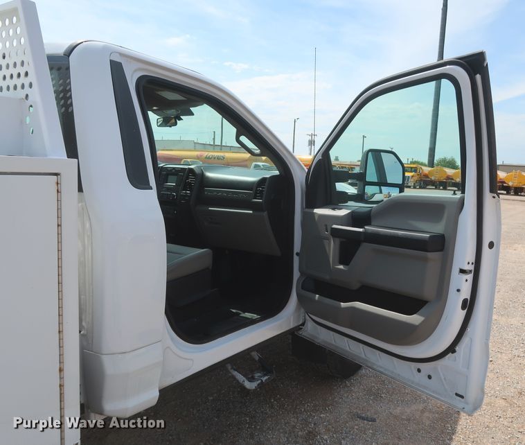 image for item HT9587 2017 Ford F350 Super Duty XL  utility bed pickup truck