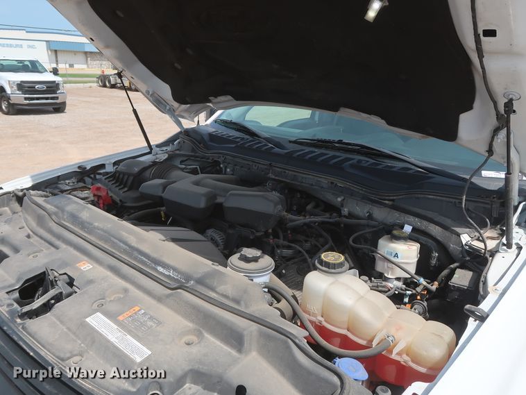 image for item HT9587 2017 Ford F350 Super Duty XL  utility bed pickup truck