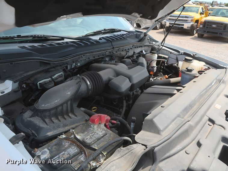 image for item HT9587 2017 Ford F350 Super Duty XL  utility bed pickup truck