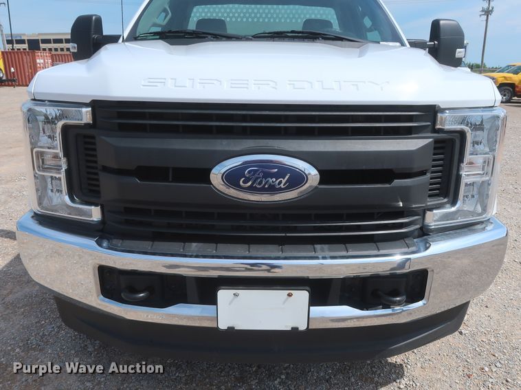 image for item HT9587 2017 Ford F350 Super Duty XL  utility bed pickup truck