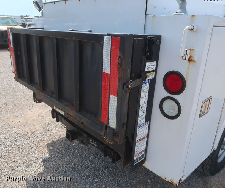 image for item HT9587 2017 Ford F350 Super Duty XL  utility bed pickup truck