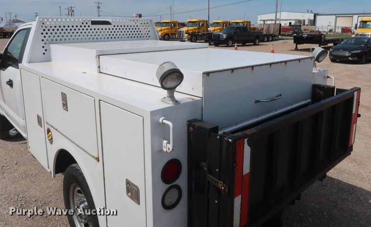 image for item HT9587 2017 Ford F350 Super Duty XL  utility bed pickup truck